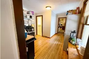 118 Elm St, Amesbury, MA 01913 - Photo 10