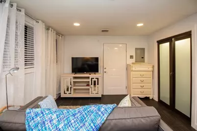 22 Hancock St #102, Boston, MA 02114 - Photo 2