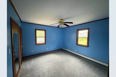 951 Dickinson St, Fall River, MA 02721 - Photo 16