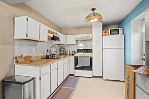 9 Charlton St, Oxford, MA 01540 - Photo 6