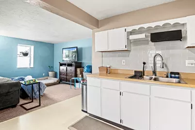 9 Charlton Street, Oxford, MA 01540 - Photo 8