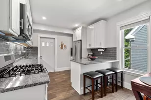 103 Belgrade Ave, Boston, MA 02131 - Photo 4