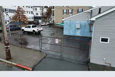 161 Earle St, New Bedford, MA 02746 - Photo 4