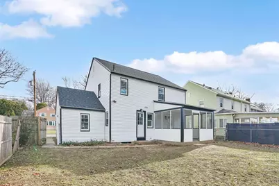 100 Abbott St, Springfield, MA 01118 - Photo 6