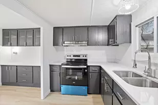 557 SW Cutoff, Auburn, MA 01501 - Photo 2