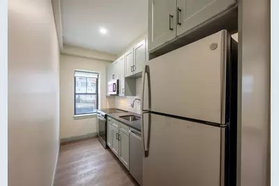 160 Seabury St #8, Fall River, MA 02720 - Photo 2