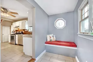 12 Seagirt Ave, Saugus, MA 01906 - Photo 10