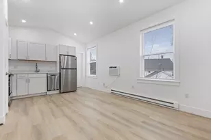 27 Salem St, Woburn, MA 01801 - Photo 2