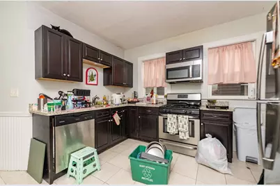 18 Santuit St, Boston, MA 02124 - Photo 16