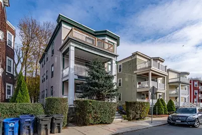 18 Santuit St, Boston, MA 02124 - Photo 4