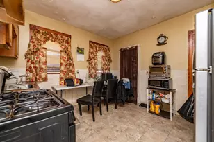 18 Santuit St, Boston, MA 02124 - Photo 14