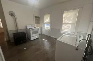 104 Rodney St, Worcester, MA 01605 - Photo 2