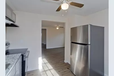 19 Quincy St, Springfield, MA 01109 - Photo 8