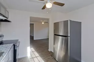 19 Quincy St, Springfield, MA 01109 - Photo 8