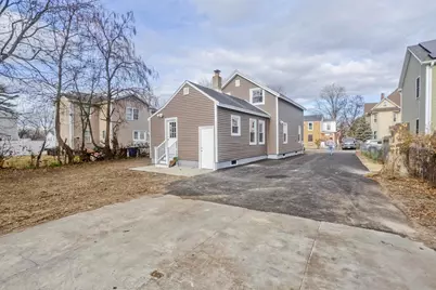 19 Quincy St, Springfield, MA 01109 - Photo 36