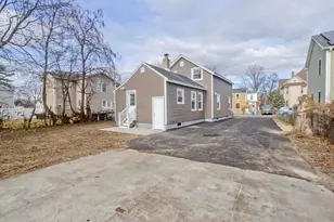 19 Quincy St, Springfield, MA 01109 - Photo 36