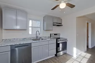 19 Quincy St, Springfield, MA 01109 - Photo 6