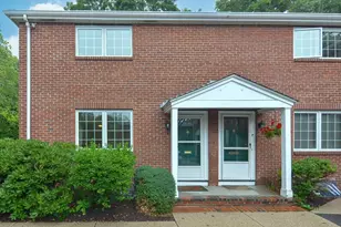 63 Linden St, Wellesley, MA 02482 - Photo 2