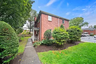 63 Linden St, Wellesley, MA 02482 - Photo 20