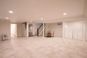 40 Puddingstone Ln, Newton, MA 02459 - Photo 6