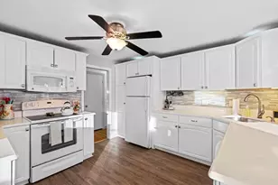 1 Mansfield Dr, Wakefield, MA 01880 - Photo 8