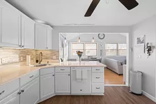 1 Mansfield Dr, Wakefield, MA 01880 - Photo 10