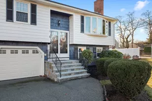 1 Mansfield Dr, Wakefield, MA 01880 - Photo 2