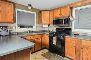 7 Roosevelt St, Wareham, MA 02571 - Photo 8