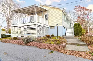 7 Roosevelt St, Wareham, MA 02571 - Photo 4