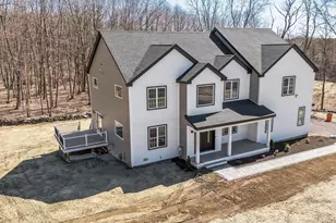 10 Falcon Dr, Shrewsbury, MA 01545 - Photo 2