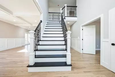 10 Falcon Dr, Shrewsbury, MA 01545 - Photo 4