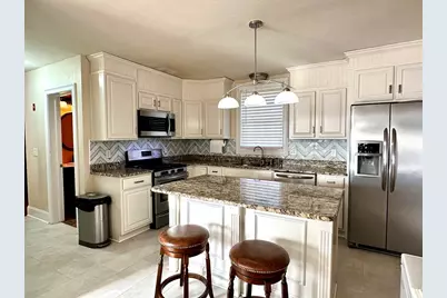 204 Roosevelt St, Fitchburg, MA 01420 - Photo 8