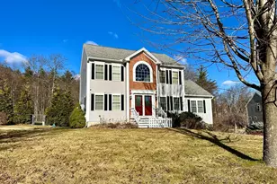 204 Roosevelt St, Fitchburg, MA 01420 - Photo 2