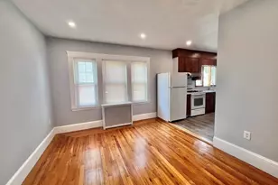 133 Fayette St, Watertown, MA 02472 - Photo 2