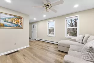 13 Plain St, Upton, MA 01568 - Photo 8