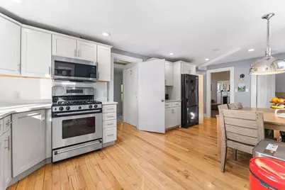 29 Cottage St, Wellesley, MA 02482 - Photo 8