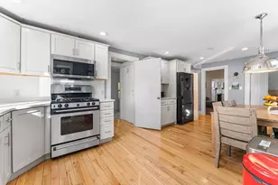 29 Cottage St, Wellesley, MA 02482 - Photo 8