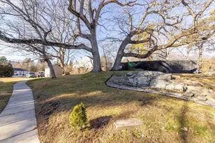 2 Mystic St, Worcester, MA 01607 - Photo 8