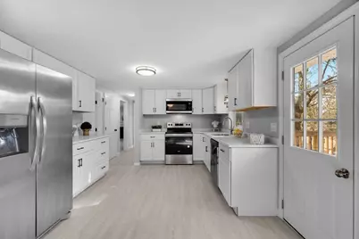 17 Fresh Pond Cir, Plymouth, MA 02360 - Photo 2