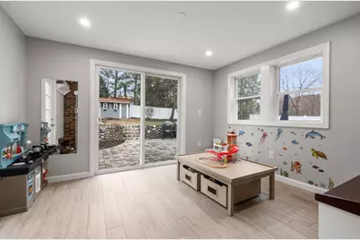 268 Laurel St, Melrose, MA 02176 - Photo 10