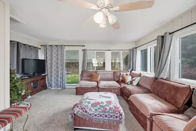 33 Springdale St, Westfield, MA 01085 - Photo 8