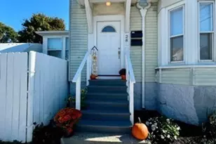 28 Borden St, New Bedford, MA 02740 - Photo 2