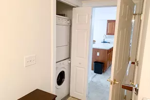 25 Greenleaves Dr, Amherst, MA 01002 - Photo 6