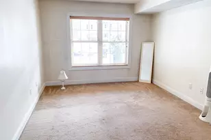 25 Greenleaves Dr, Amherst, MA 01002 - Photo 2