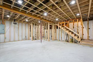 8 Pine St, Boston, MA 02136 - Photo 10