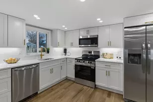 35 Oak St, Tewksbury, MA 01876 - Photo 1