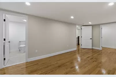 35 Oak St, Tewksbury, MA 01876 - Photo 10