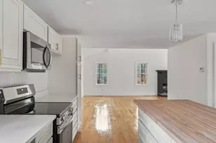 32 Laurel Ln, Raynham, MA 02767 - Photo 8