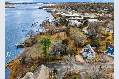 1 Jefferson St, Newburyport, MA 01950 - Photo 16