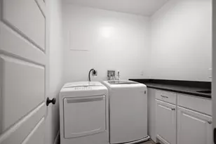 149 A Bishop Allen Dr, Cambridge, MA 02139 - Photo 16